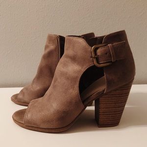 Heel booties